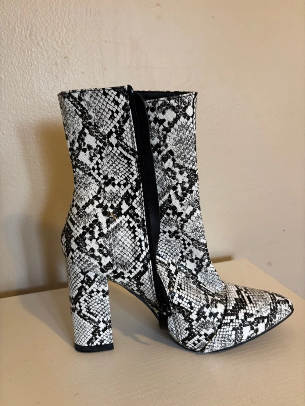 N/A chic ankle